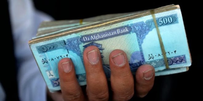 Afganistan'da dolar düşmeye devam ediyor