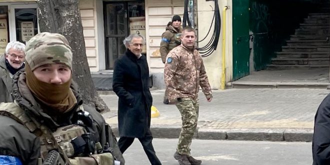 Bernard Henri Levy Ukrayna'da