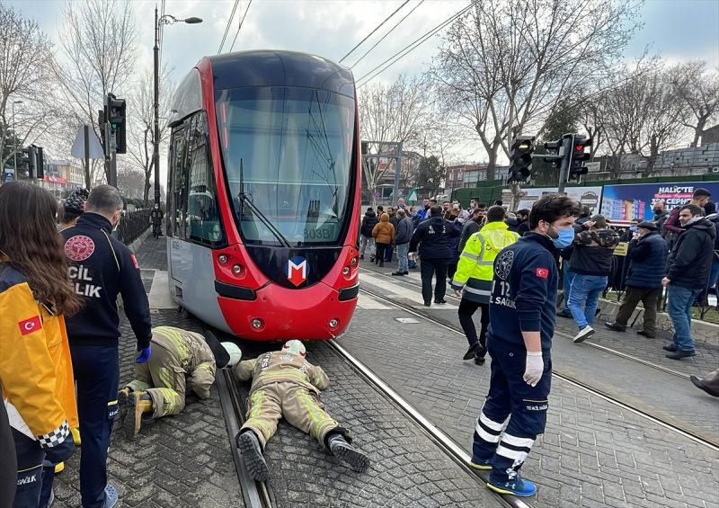 Fatih'te tramvayın ezdiği kişi öldü