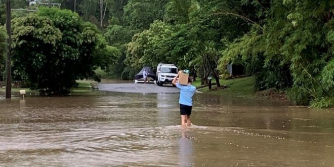 Avustralya'yı sel vurdu, binlerce kişi mahsur