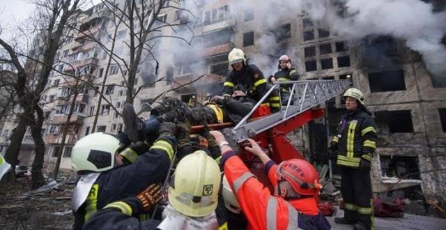 Rusya 400 kişinin saklandığı okulu bombaladı