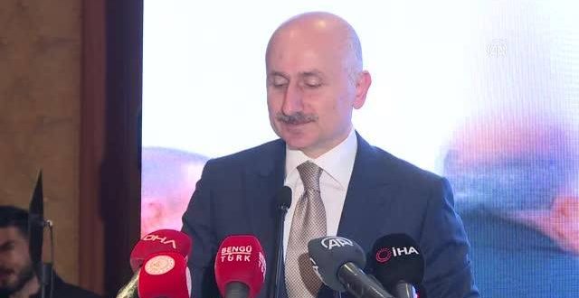 Adil Karaismailoğlu: "Ukrayna sahillerinde bekleyen 22 gemimiz var"