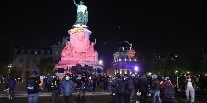 Fransa'da seçim sonuçları protesto ediliyor!