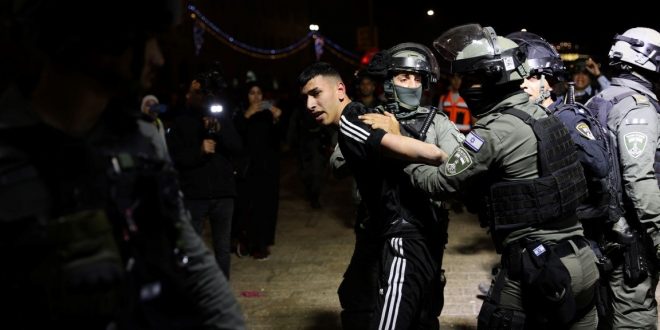 İşgal polisinden iftar vakti Filistinlilere gözaltı!