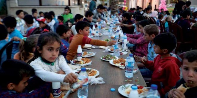 Kampta kalan 140 Suriyeli çocuk zehirleme şüphesiyle hastanelere kaldırıldı