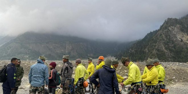 Nepal’de düşen uçağın enkazı ile 14 yolcunun cesedine ulaşıldı