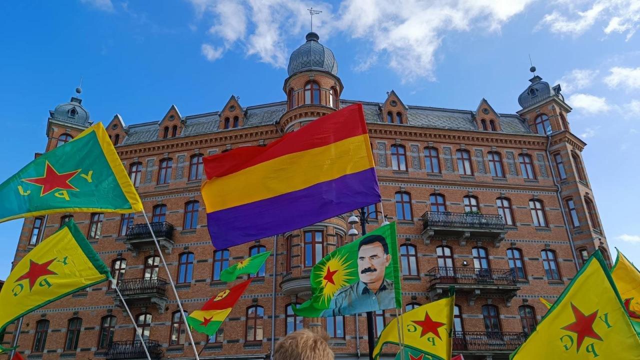 İsveç'te terör yandaşlarından NATO eylemi: Hepimiz PKK'yız!