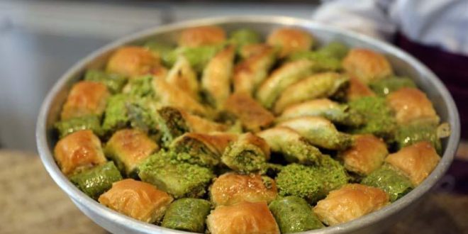 Baklavacılar antepfıstıklı baklava üretimini askıya aldı