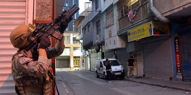 Suç örgütü üyelerine şafak baskını, 35 şüpheli gözaltında!