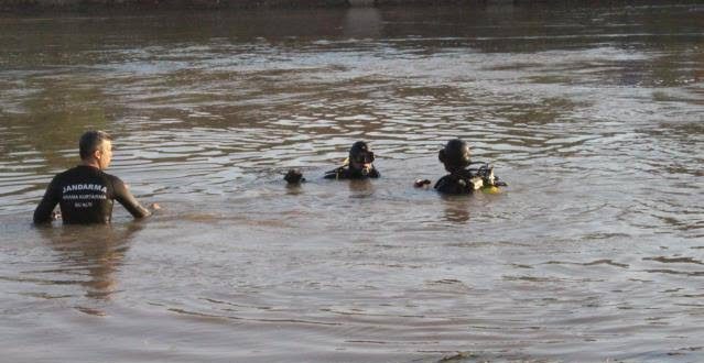 3 liseli genç Dicle Nehri'nde boğuldu