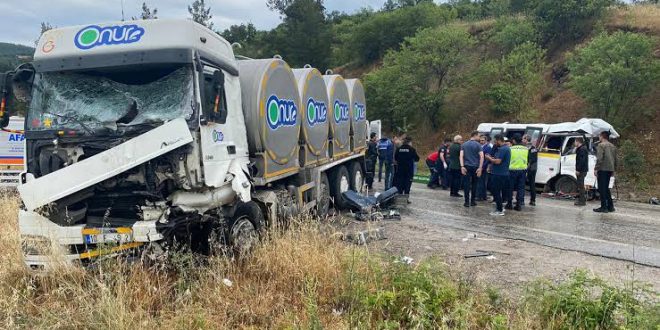 Balıkesir'de katliam gibi kaza!