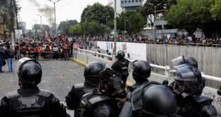 Ekvador'da protestocular karakolu bastı; 18 polis kayıp!