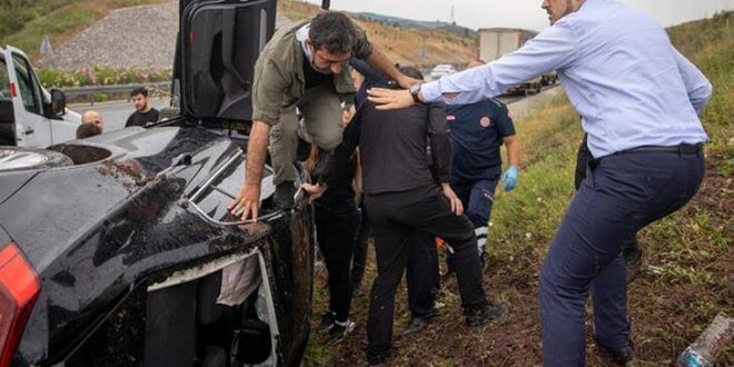 Mustafa Şentop'un koruma ekibi kaza geçirdi