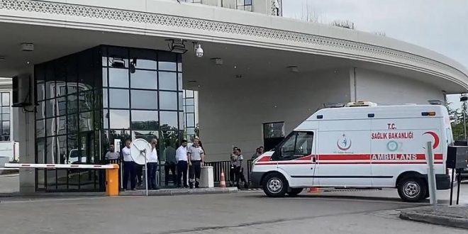 Şoför kendini ambulansa kilitledi: Sağlık Bakanı gelmezse, tüpleri patlatırım