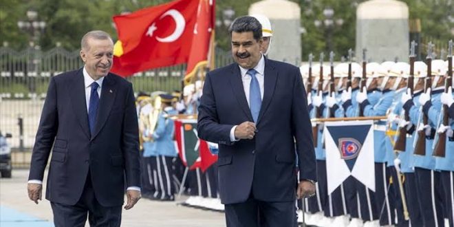 Venezuela Devlet Başkanı Maduro resmi törenle karşılandı