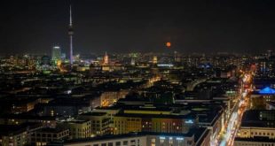 Berlin'in kamu binaları gece ışıklandırılmayacak