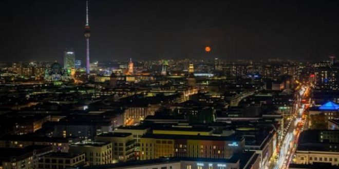 Berlin'in kamu binaları gece ışıklandırılmayacak