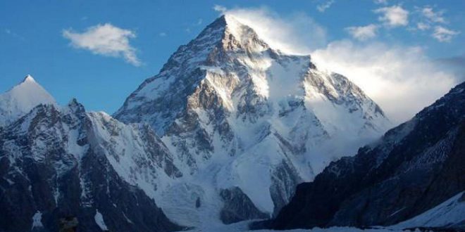 Pakistan'da K2 Dağı'na tırmanan İngiliz dağcı öldü