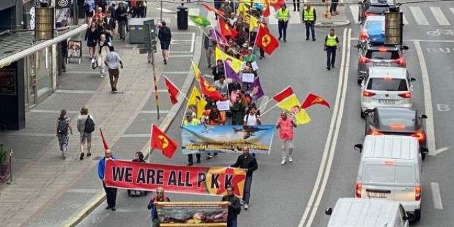 İsveç'te PKK/YPG'liler yine şov yaptı