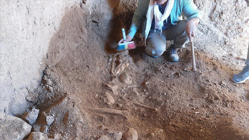 Adıyaman'da 1600 yıllık insan iskeletleri bulundu