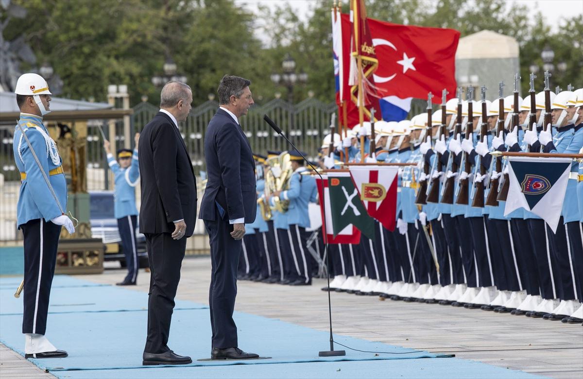 Erdoğan, mevkidaşı Pahor'u karşıladı