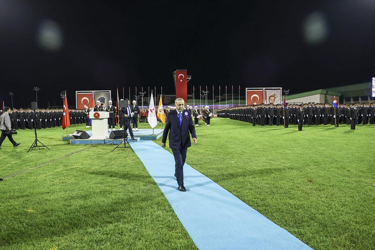 Erdoğan: Bize yan bakana düz bakmayız