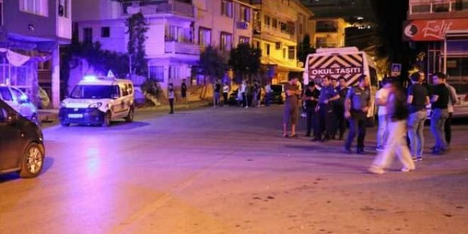 İzmir'de kavgaya müdahale eden polis bıçaklandı