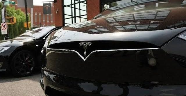 Tesla 1 milyondan fazla aracını geri çağırdı