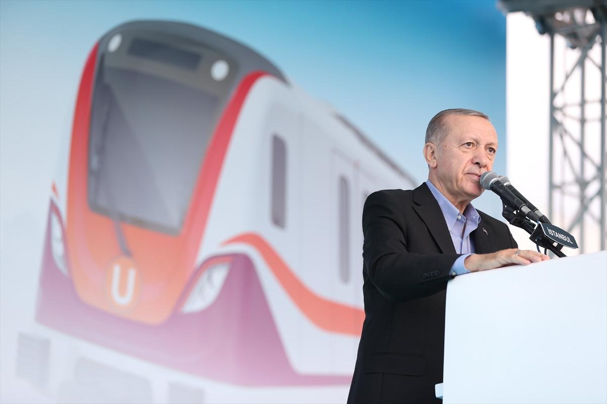 Erdoğan: Bu İstanbul'un belediye başkanı ne iş yapar?