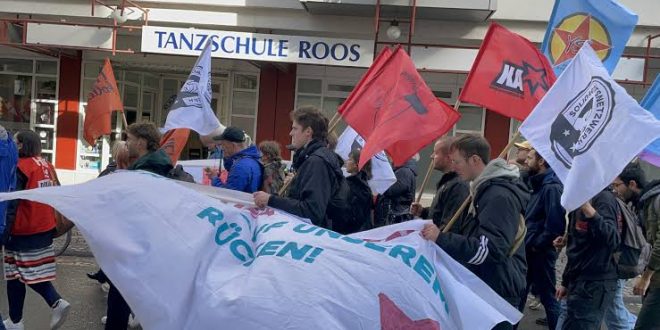 Almanya'da halk hayat pahalılığını protesto etmek için sokaklarda!