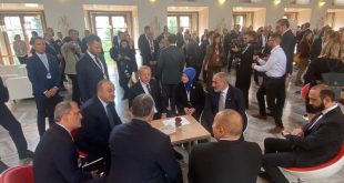 Erdoğan, Prag'da Aliyev ve Paşinyan ile görüşme yaptı!