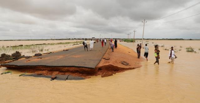 Güney Sudan'da seller yüz binlerce kişiyi evsiz bıraktı