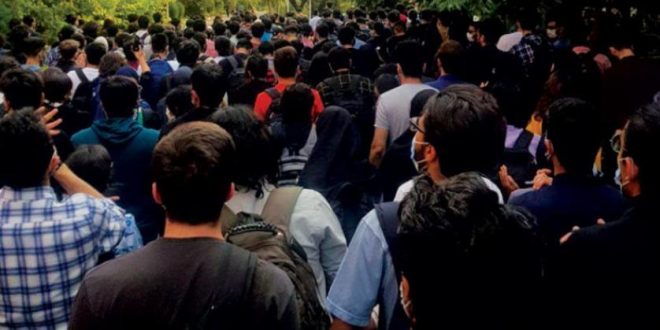 İran’da protestocular ‘savaş suçuyla’ yargılanmaya başlandı