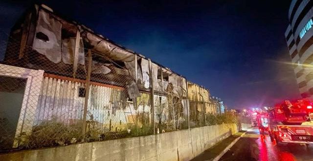 İstanbul'da işçi konteynerında yangın çıktı