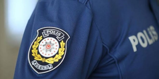 Polis memuru, emniyet binasında intihar etti