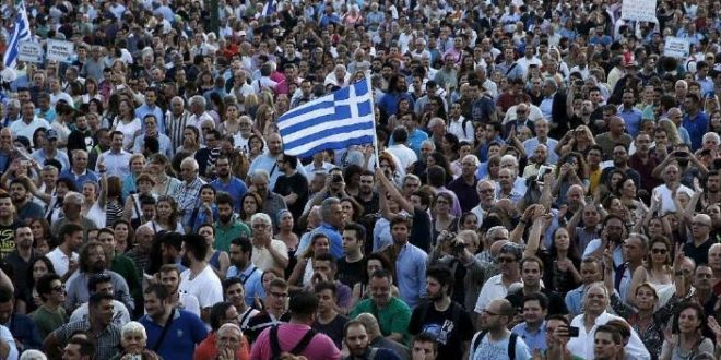 Yunanlılar kış gelmeden elektrikli battaniye ve çarşaf stoğu yapıyor