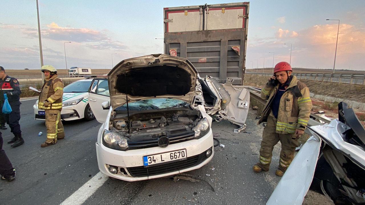 Tekirdağ'da feci kaza: Parçalanan otomobilde 2 kişi hayatını kaybetti