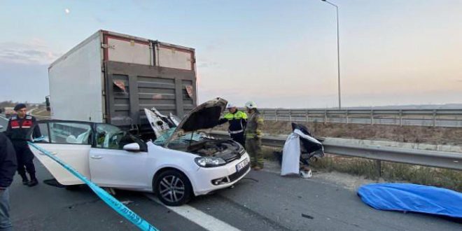 Tekirdağ'da feci kaza: Parçalanan otomobilde 2 kişi hayatını kaybetti