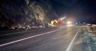 Hakkari-Van karayolunda heyelan meydana geldi!