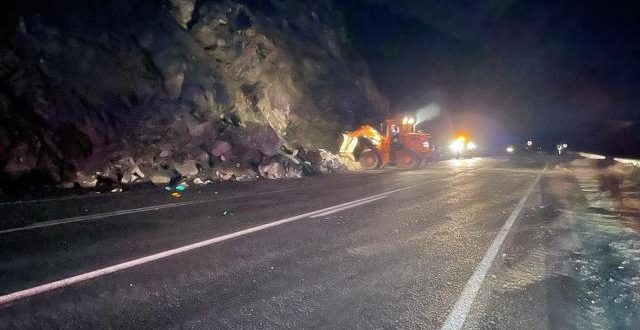 Hakkari-Van karayolunda heyelan meydana geldi!