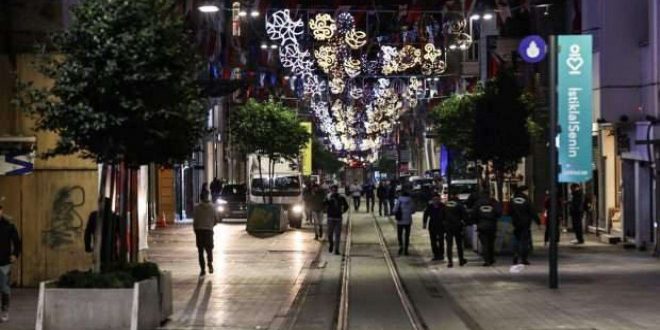 İstiklal Caddesi'ndeki ağaçlar valilik kararıyla kaldırılıyor