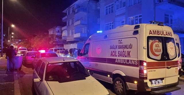 Kayseri'de bipolar hastası polis ve bekçiye saldırdı