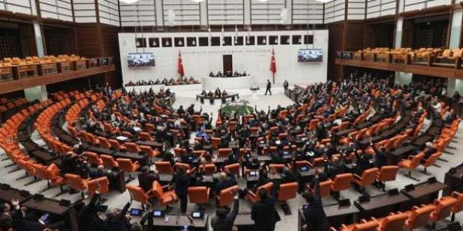 Tezkere kabul edildi; TSK 1 yıl daha Azerbaycan'da kalacak