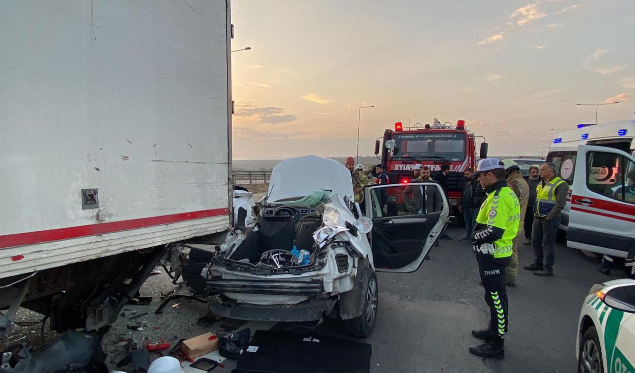 Tekirdağ'da feci kaza: Parçalanan otomobilde 2 kişi hayatını kaybetti