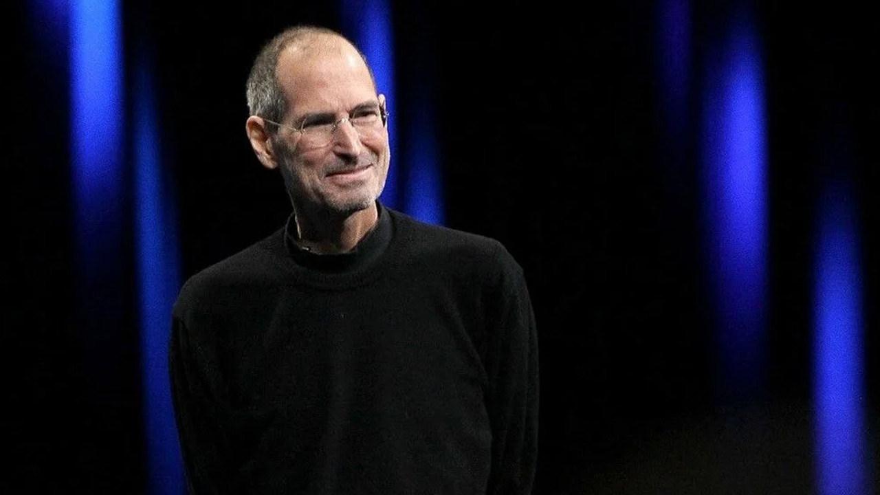 Steve Jobs'un eskimiş terliği rekor fiyata satıldı!