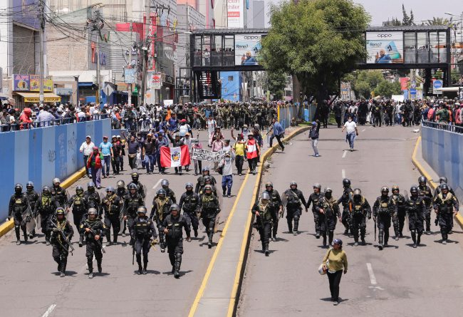 Peru'da olağanüstü hal ilan edildi!