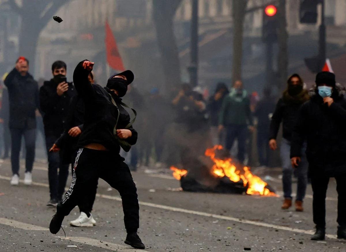 PKK Paris'i savaş alanına çevirdi; yine Türkiye suçlandı!