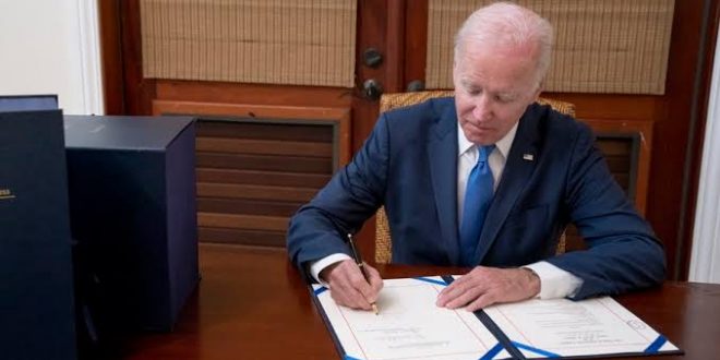 Biden dev bütçeyi imzaladı: Ukrayna'nın da payı ayrıldı!