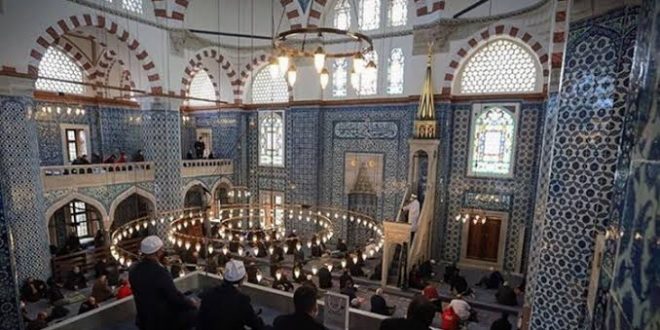 Diyanet'ten yılbaşı hutbesi: Yeni yıl kutlamaları ve piyango haram!