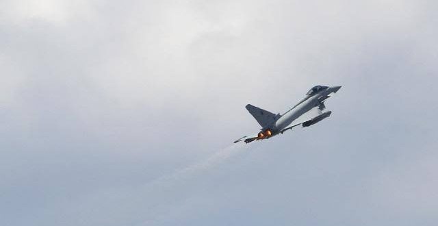 Eurofighter Typhoon tipi savaş uçağı Sicilya'da düştü